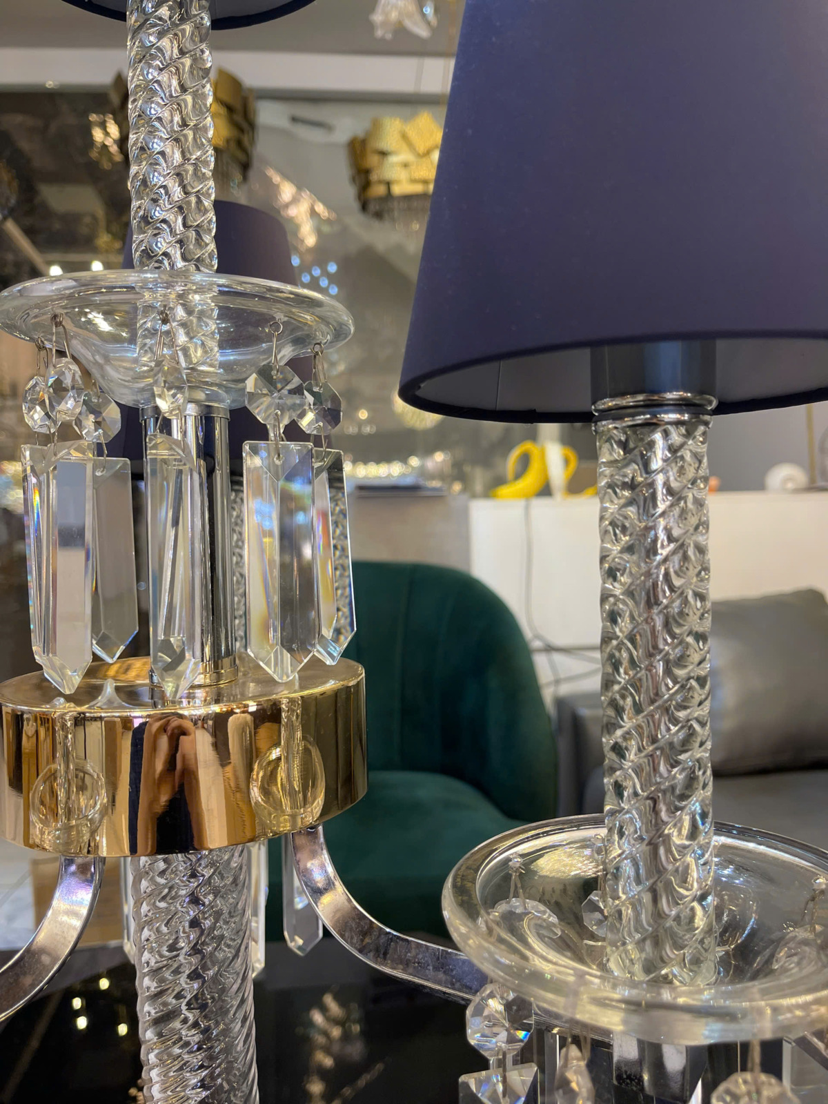 Chi tiết pha lê Đèn bàn pha lê chóa vải tím 4 tay DB8119T4