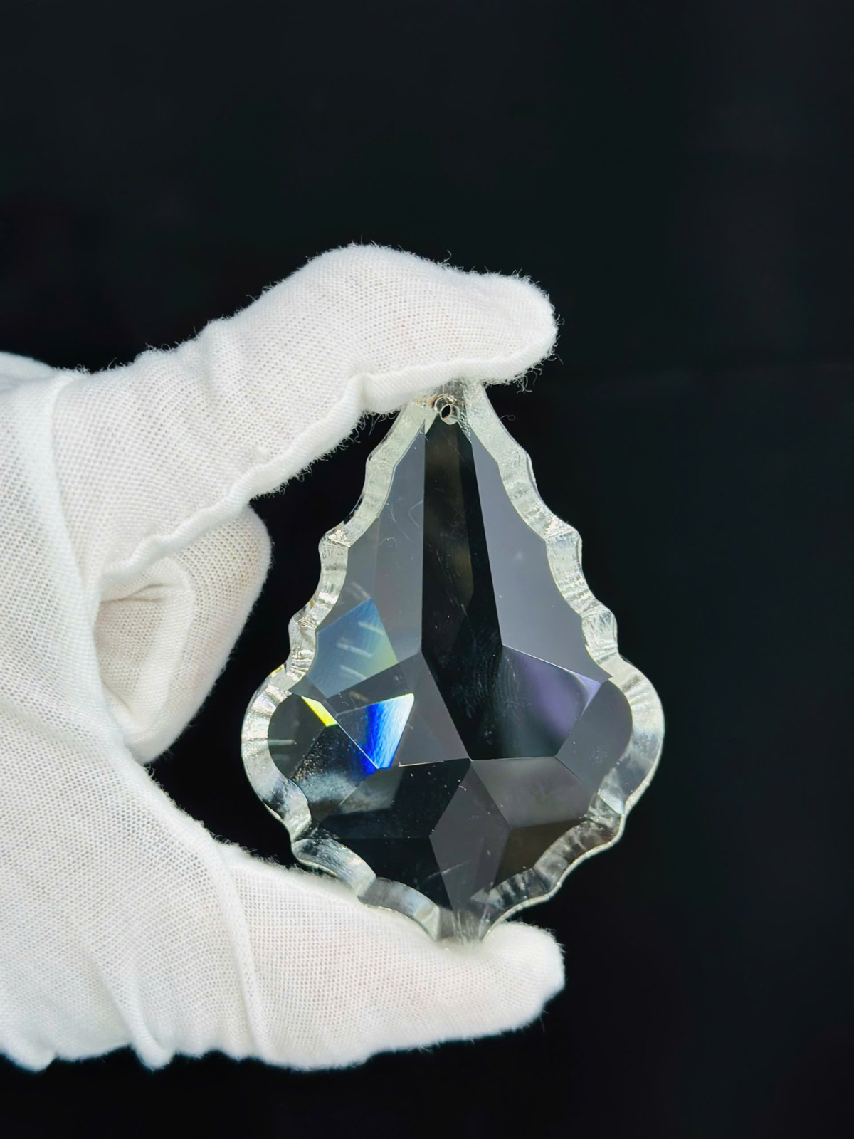 Hạt pha lê Đèn chùm pha lê trắng thân vàng DC0089