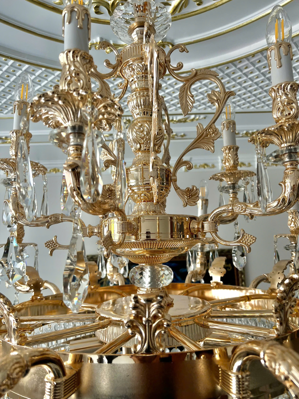 Chi tiết thân Đèn chùm pha lê K9 cao cấp 15 tay DC6237T15