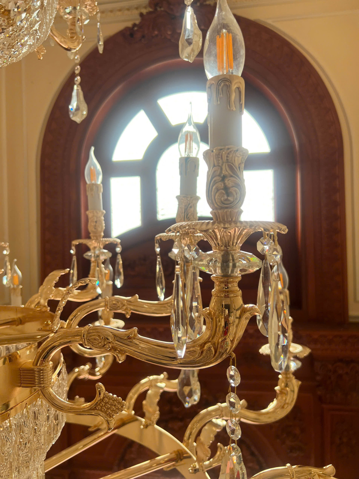 Chi tiết tay Đèn chùm thông tầng pha lê K9 cao cấp DC6237T39