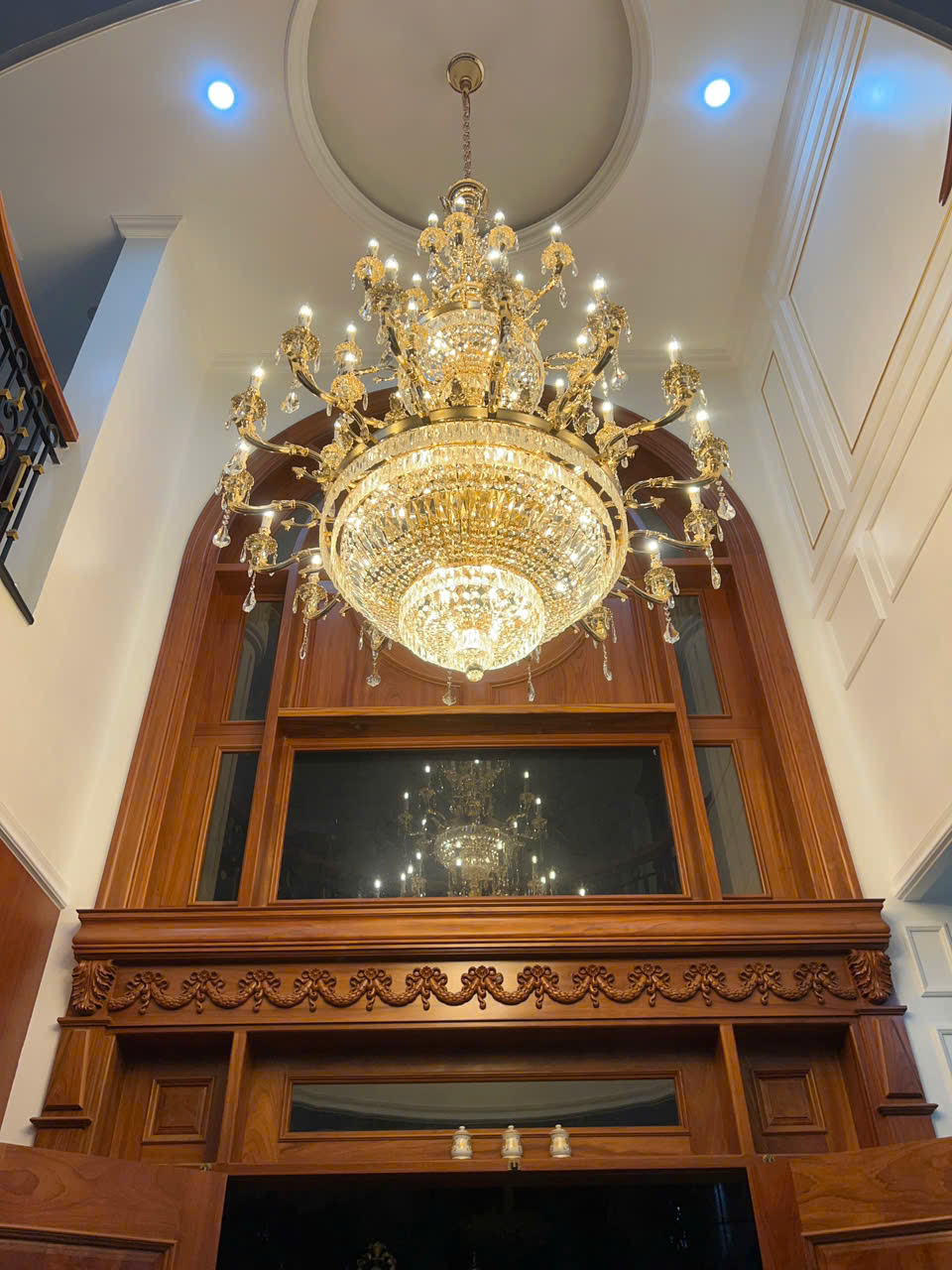 Đèn chùm thông tầng pha lê K9 cao cấp DC6237T39 ánh sáng vàng thông tầng cho phòng khách