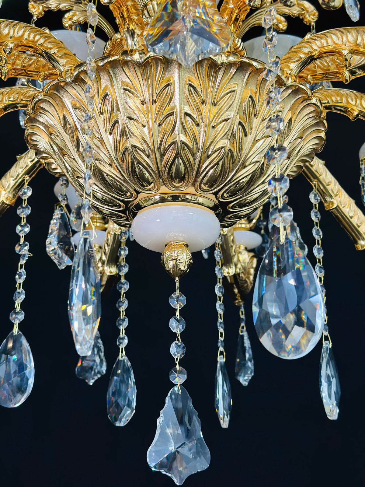 Chi tiết đế Đèn chùm tân cổ điển bát đá sa thạch 15 tay DC6239T15