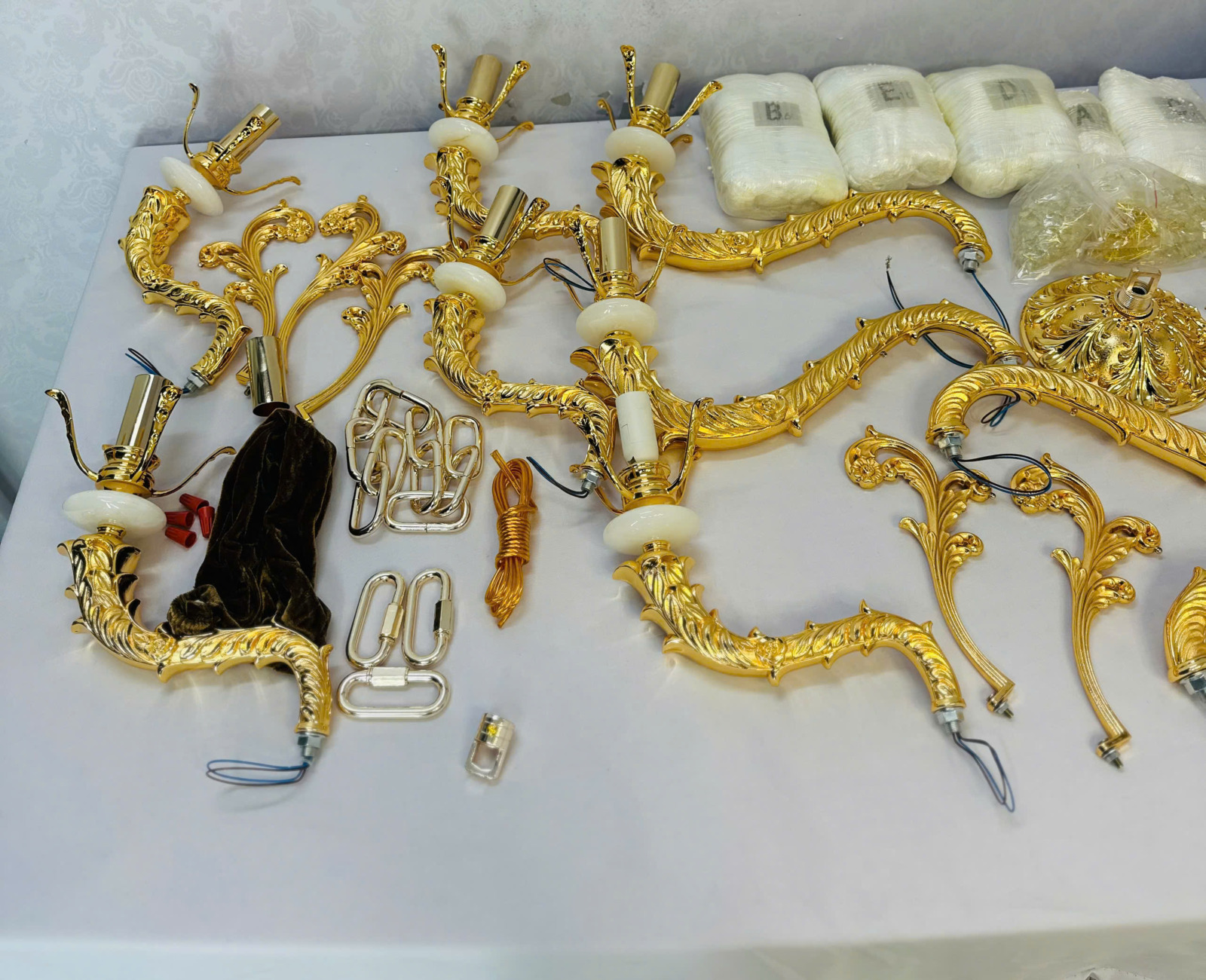 Các chi tiết của Đèn chùm tân cổ điển bát đá sa thạch 15 tay DC6239T15