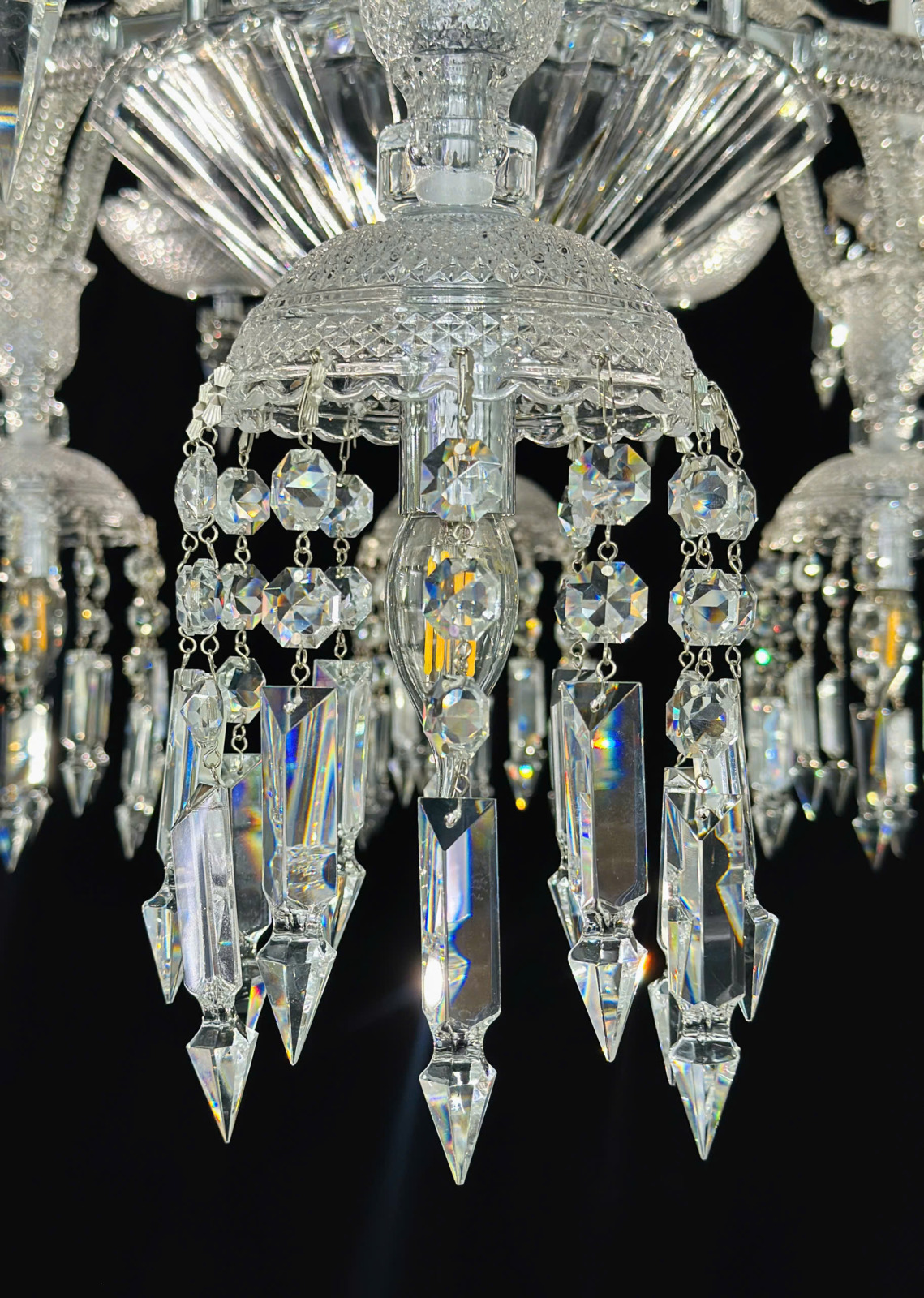 chi tiết pha lê Đèn chùm pha lê cao cấp chóa vải 24 tay DC8805T24