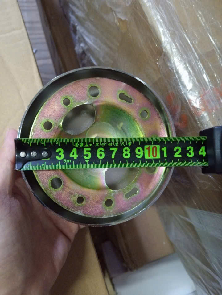 Đế treo đèn lên trần bê tông