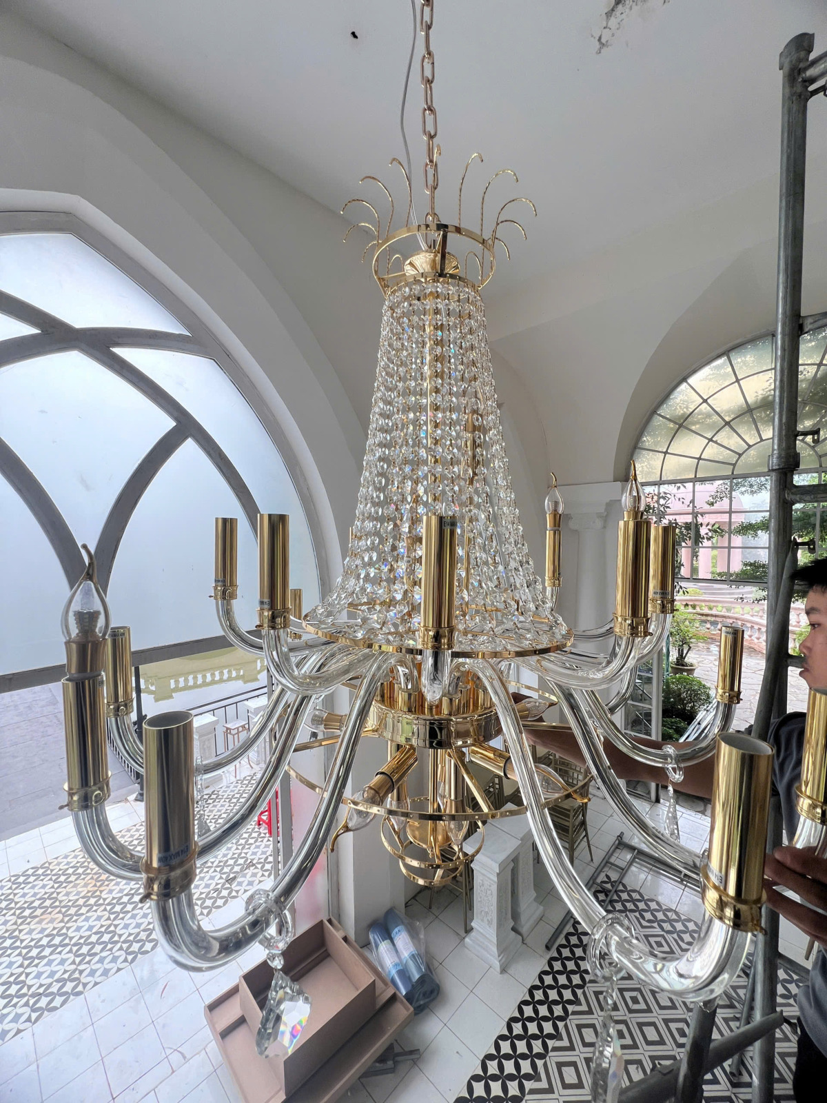 Lắp đặt đèn Đèn chùm pha lê ánh vàng đường kính 1m DC8860T20