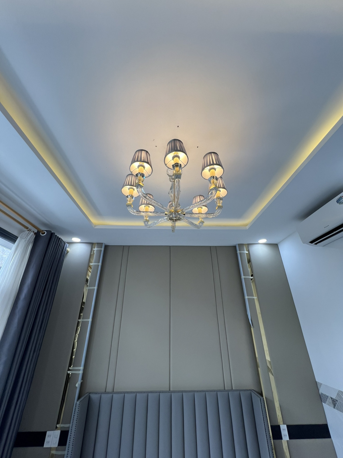 Đèn chùm pha lê chóa vải 8 tay DC8898T8 ánh sáng vàng phòng ngủ