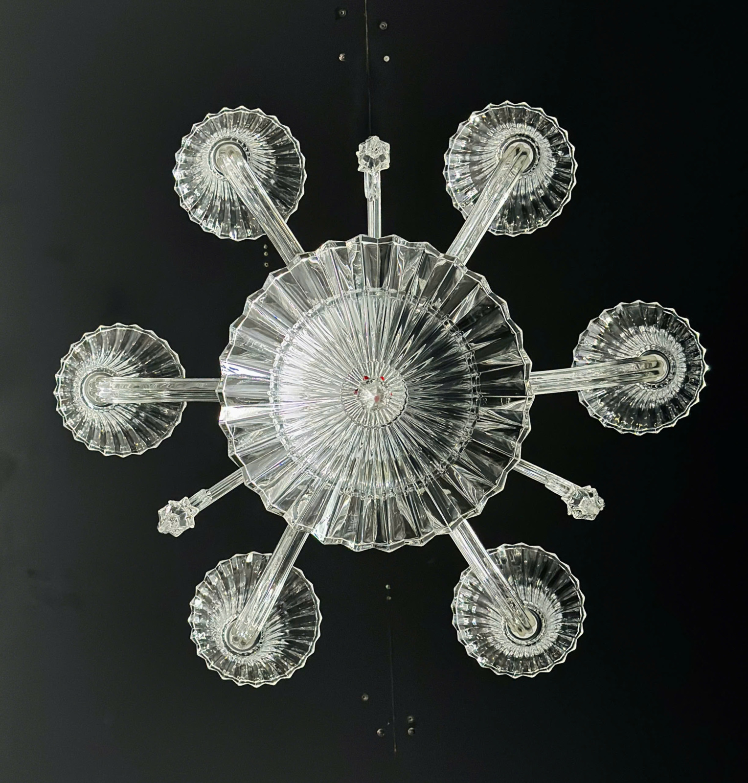 Đèn chùm pha lê trong 6 tay DC9008T6 nhìn từ dưới lên trên