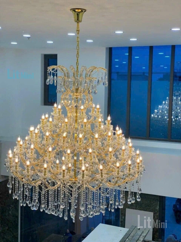 Đèn Chùm Thông Tầng Cho Villa: Cách Chọn Kích Thước Phù Hợp