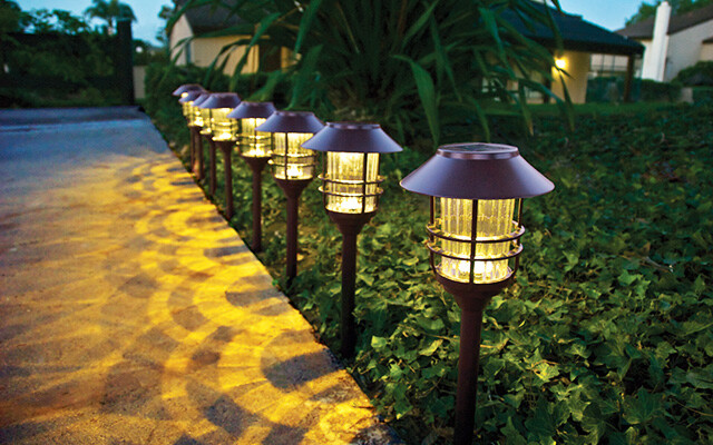 Đèn Trang Trí Ngoài Trời — Mẫu Đẹp, Chống Nước, Giá Tốt