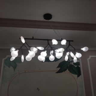 Đèn Hera Decor thân màu Đen 27 bóng chao màu trắng Đục TTKHERA-Den-Ngang-27-ChaoDuc