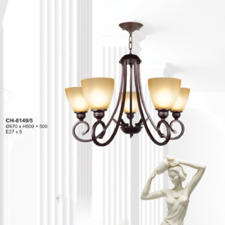 Đèn chùm hợp kim chao vàng hổ phách 5 tay CH-8149/5