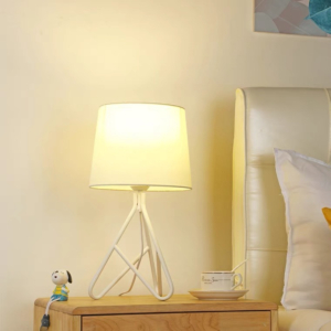 Đèn Bàn Trang Trí Hiện Đại Trắng DB13T