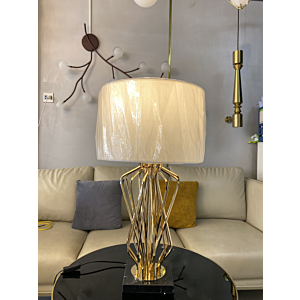 Đèn Bàn Trang Trí Cao Cấp Thân Kim Loại Mạ Vàng Hiện Đại DB43T