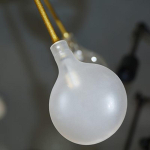 Đèn Hera Decor thân màu Đen 27 bóng chao trắng Đục TTKHERA-27-Den-ChaoDuc