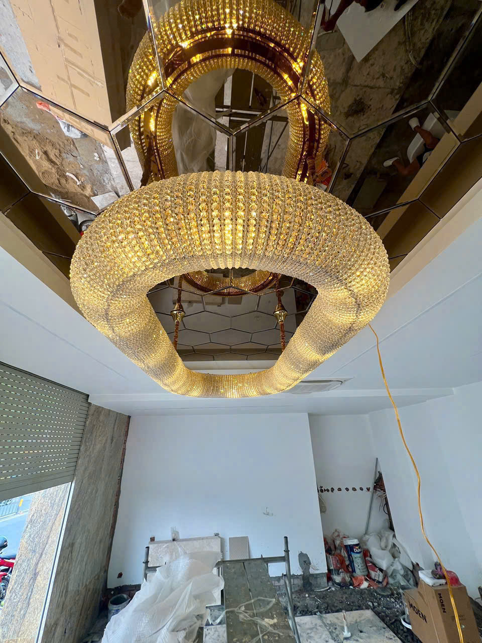 Đèn pha lê màu vàng