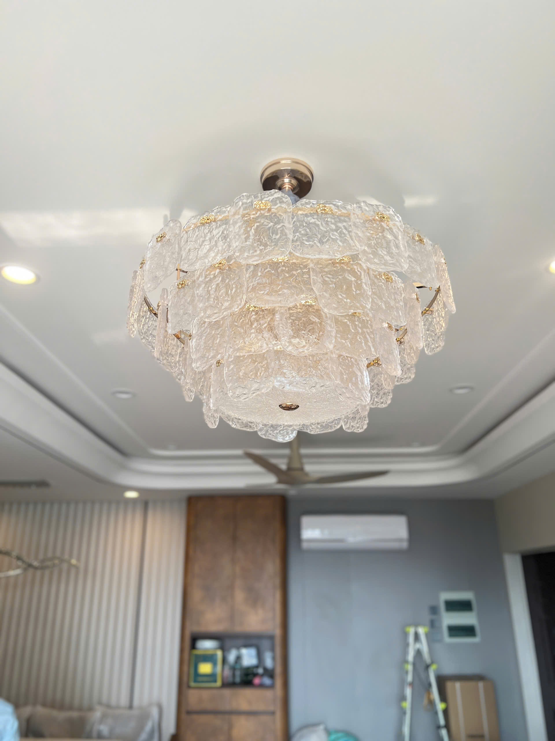 Đèn pha lê lá băng tan TPL009T800