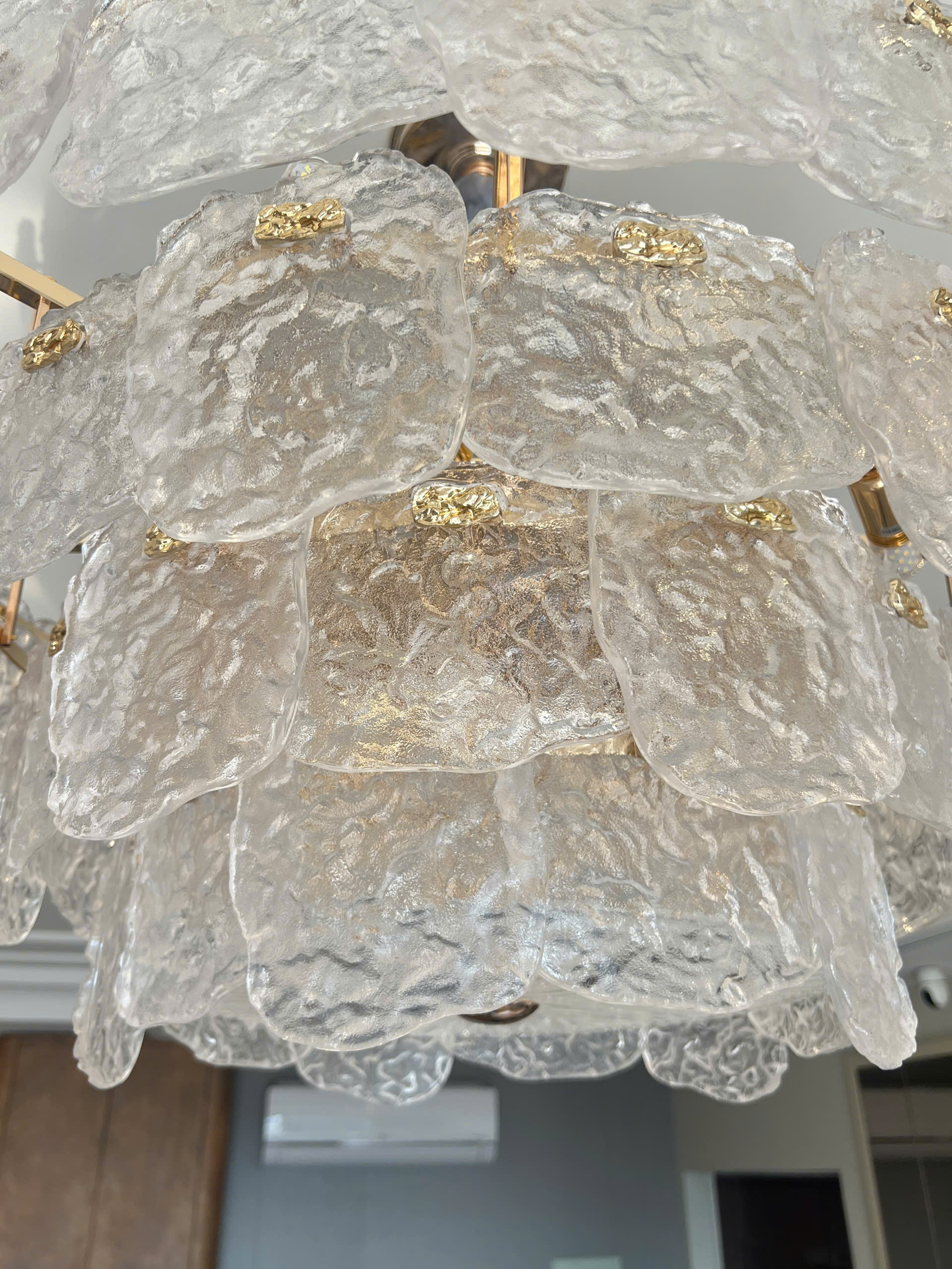 Chi tiết lá pha lê TPL009T800