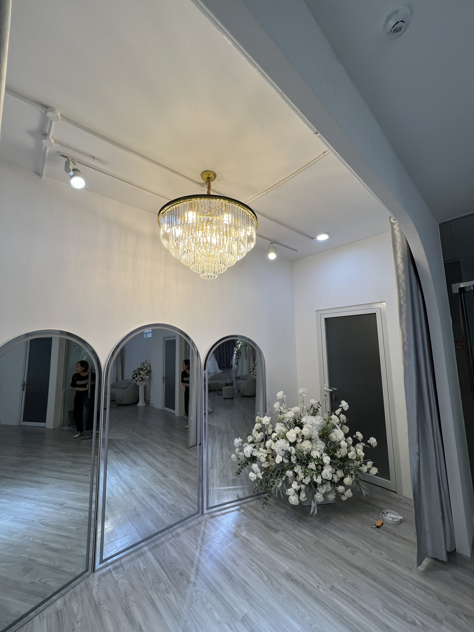 Đèn thả pha lê thanh TPL08T750 ánh sáng vàng