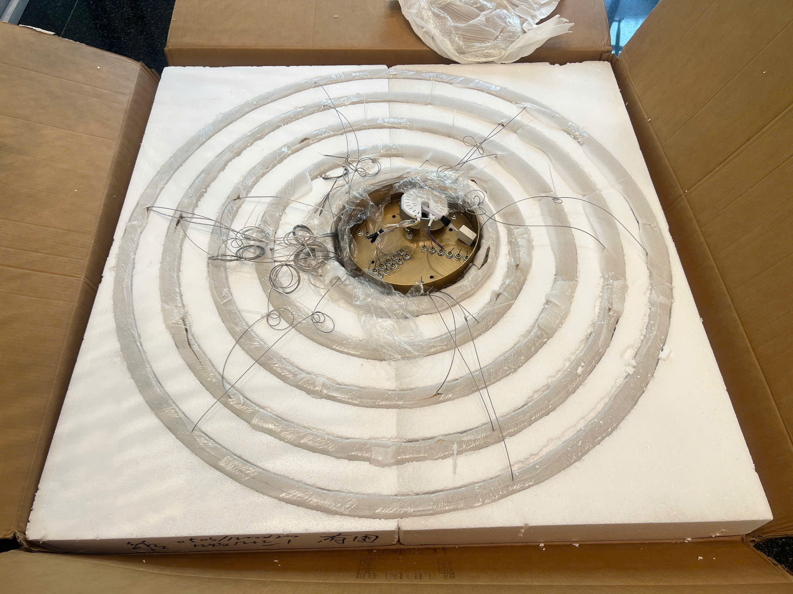 Mở hộp đèn chùm pha kê