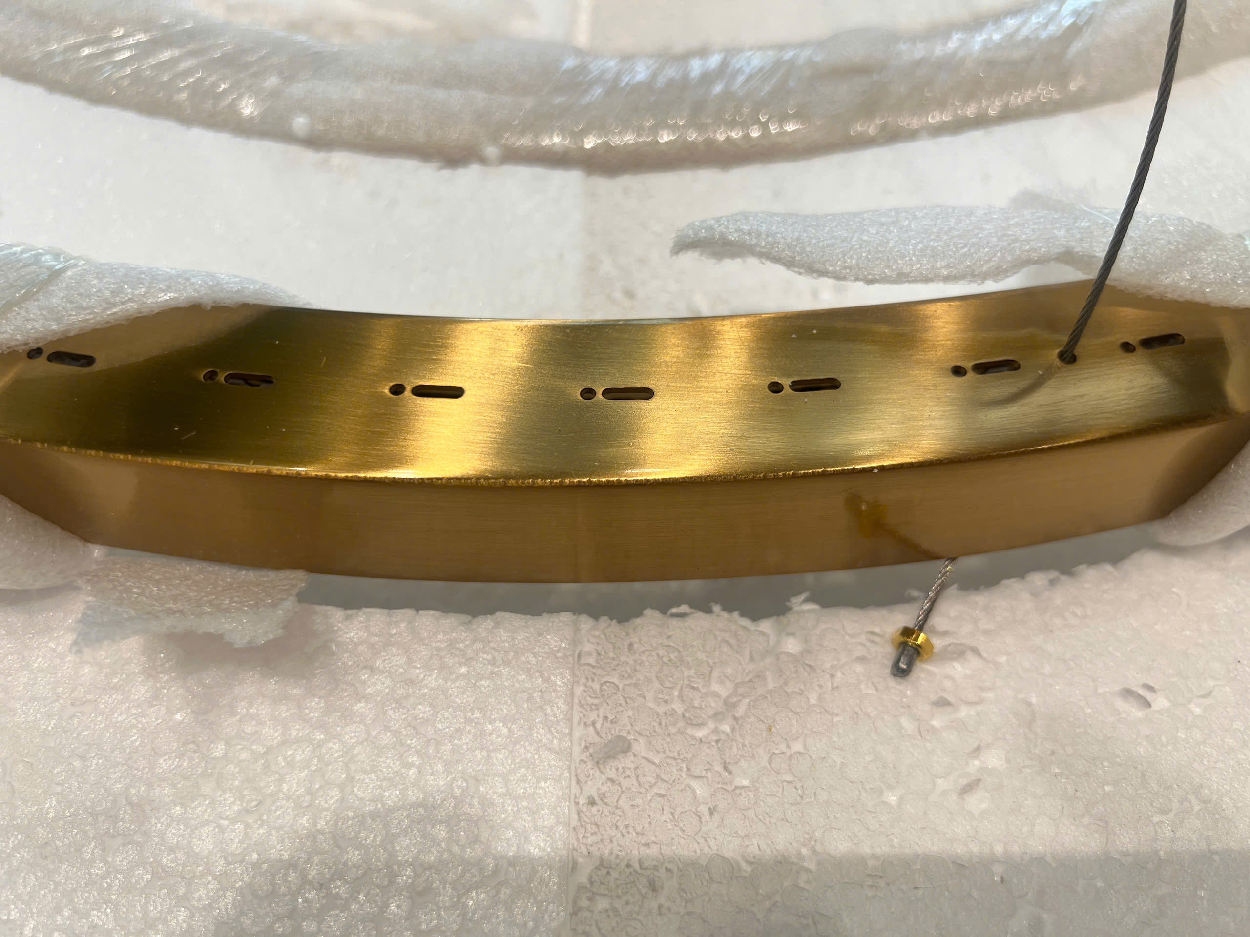 Chi tiết đèn chùm pha lê