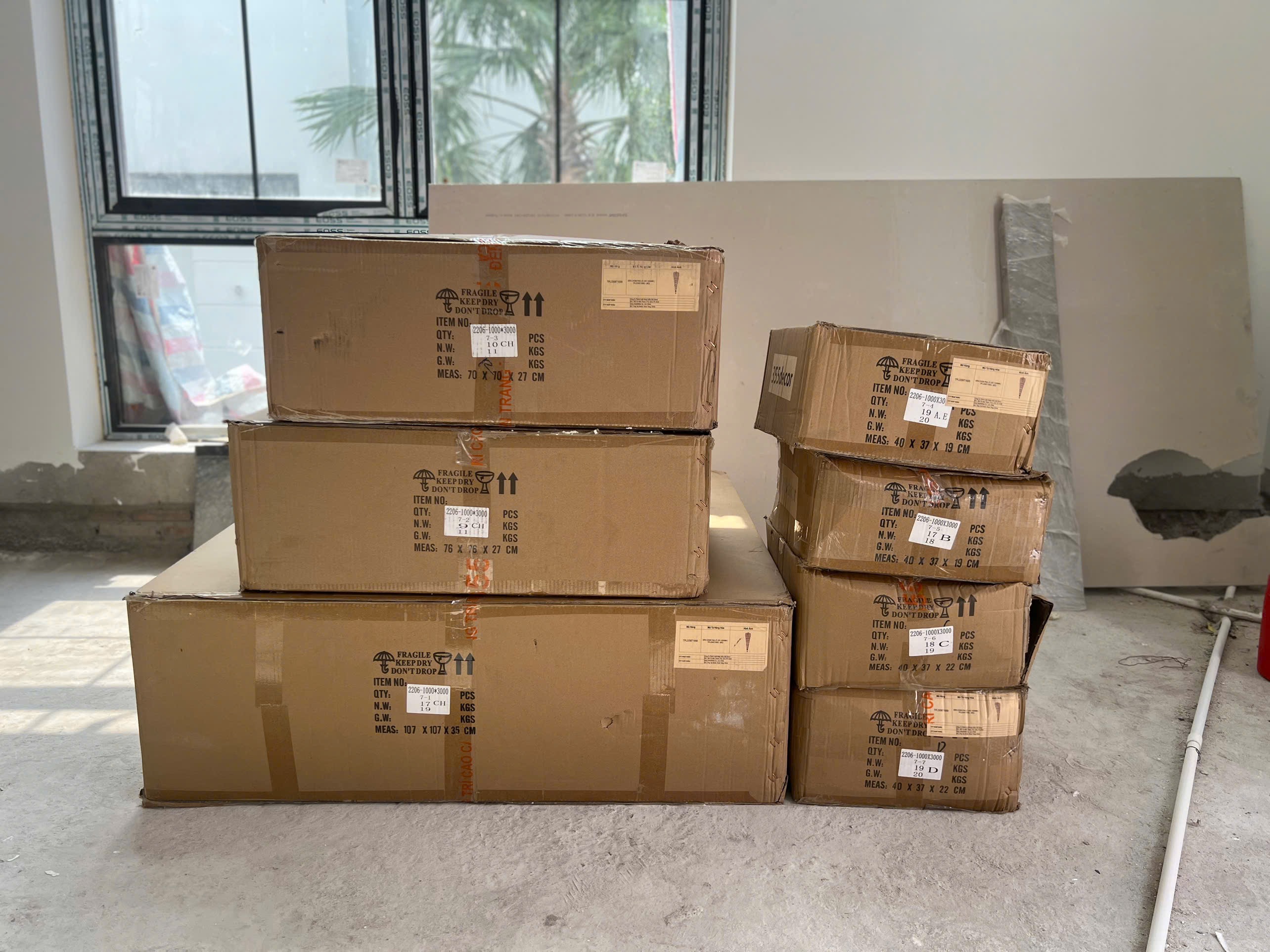 Kiện đèn pha lê