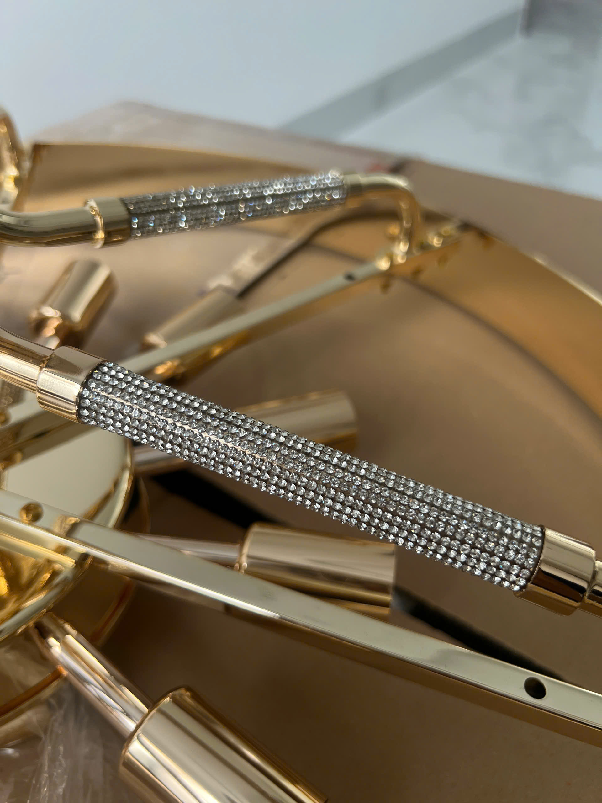 Chi tiết khung đèn TPL2231T600