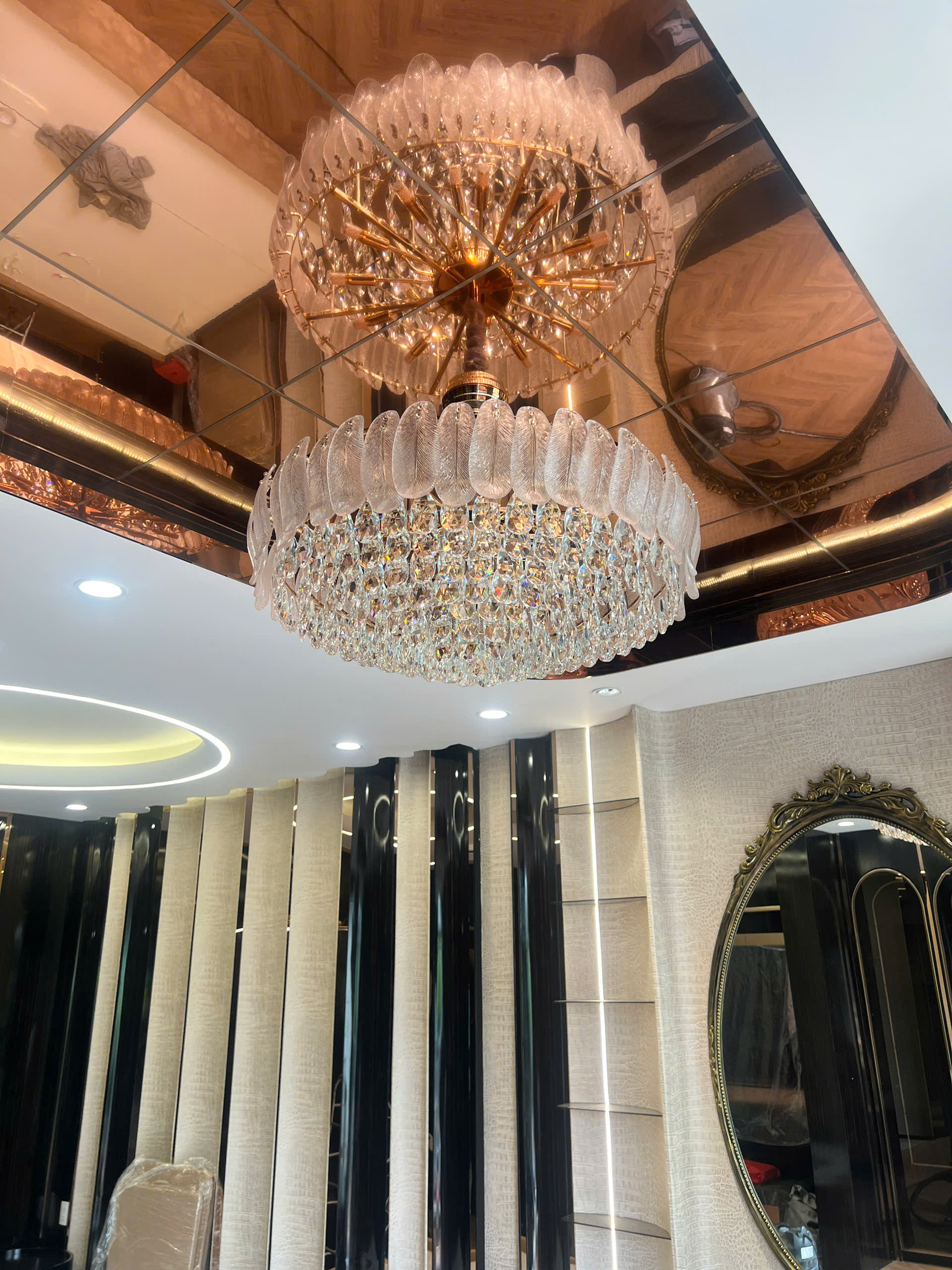 Đèn thả pha lê lá đường kính 1m TPL368T1000 chưa bật đèn