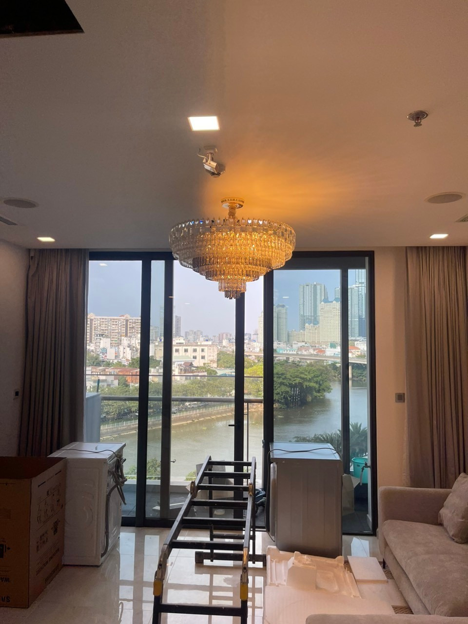 Đèn phòng master TPL560T950