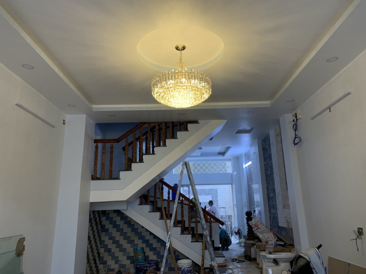 Đèn pha lê lớn TPL6270T600