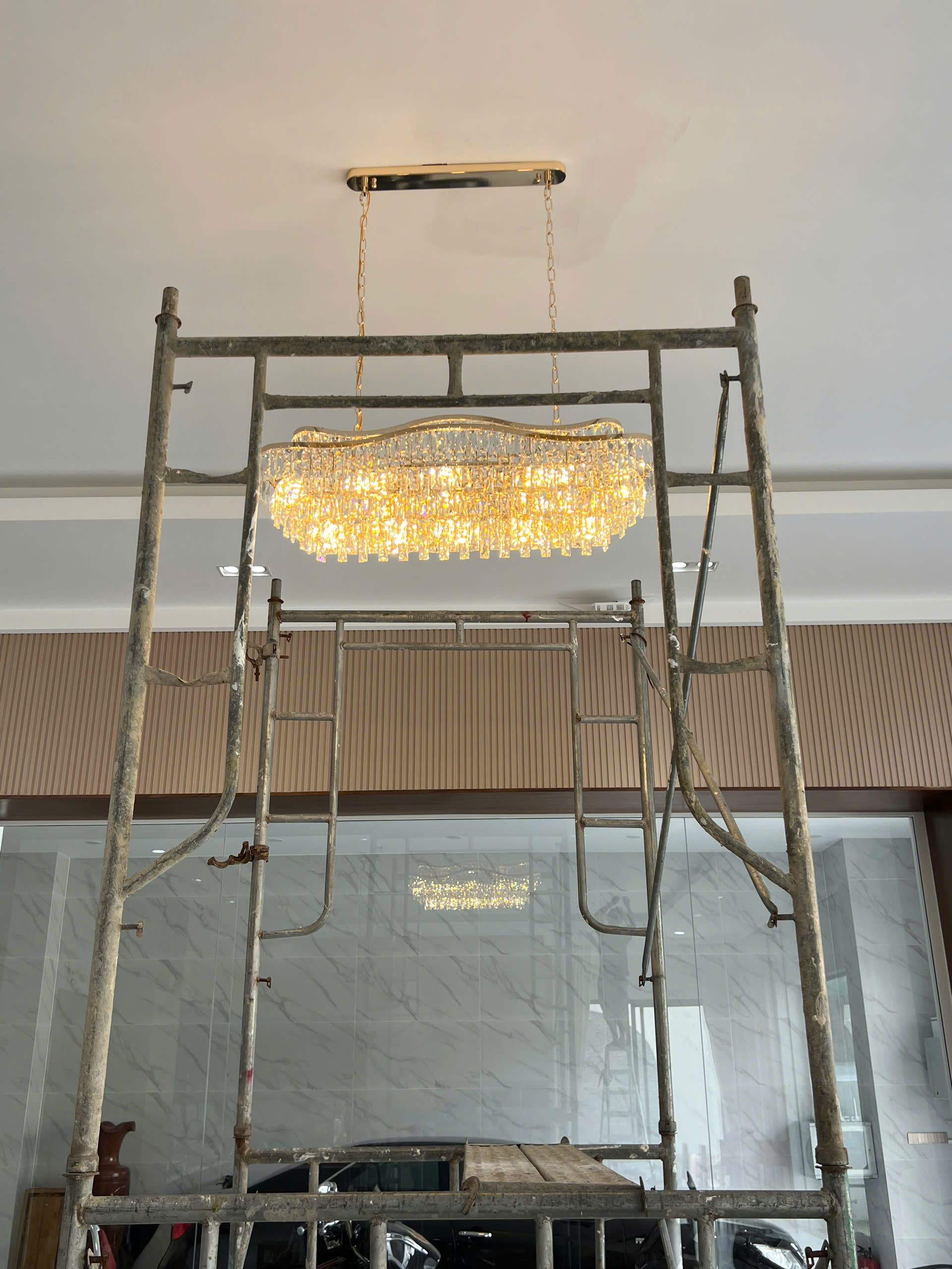 Lắp đặt đèn TPL691N1000