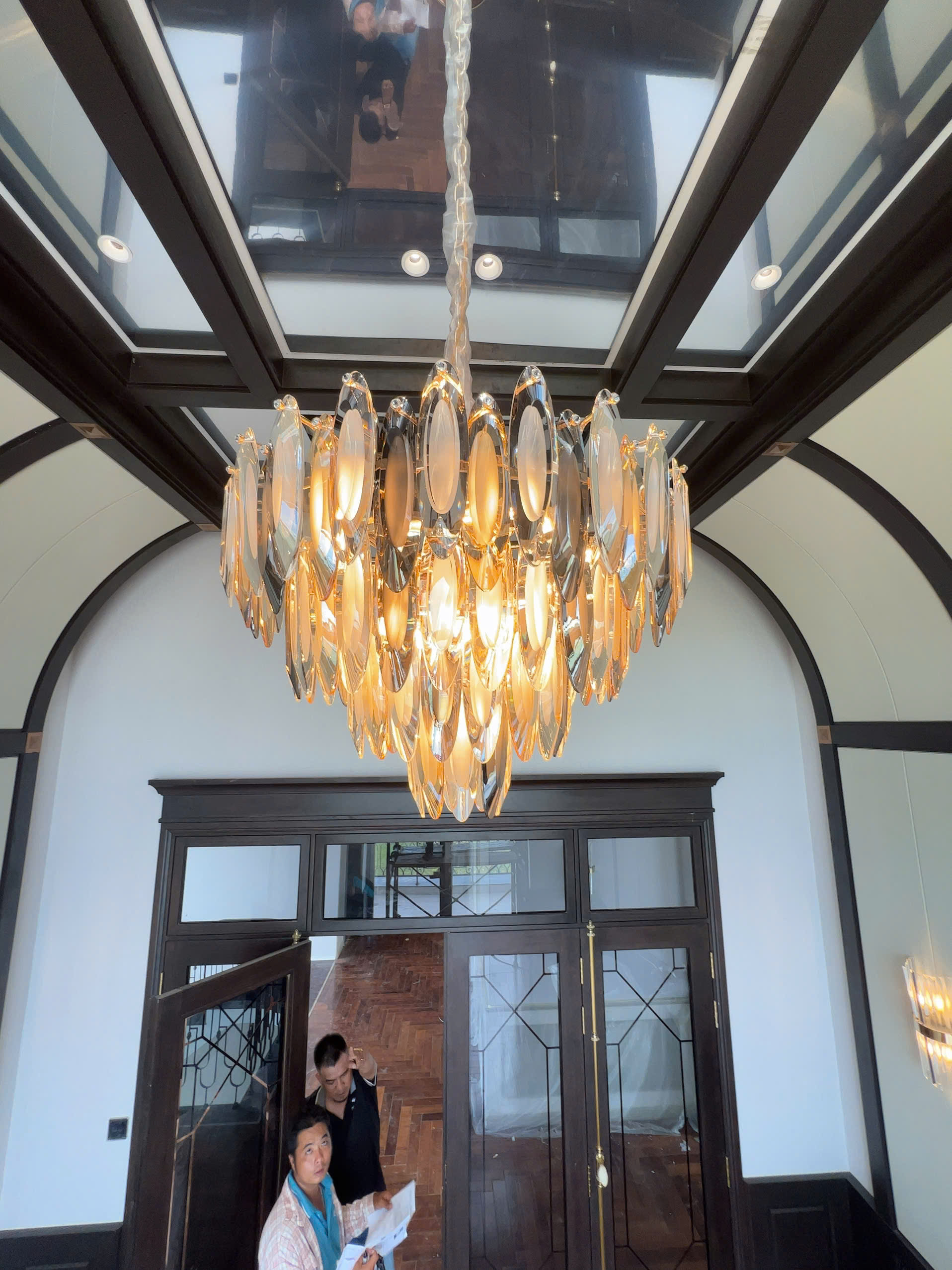 Đèn pha lee 600 TPL708T600