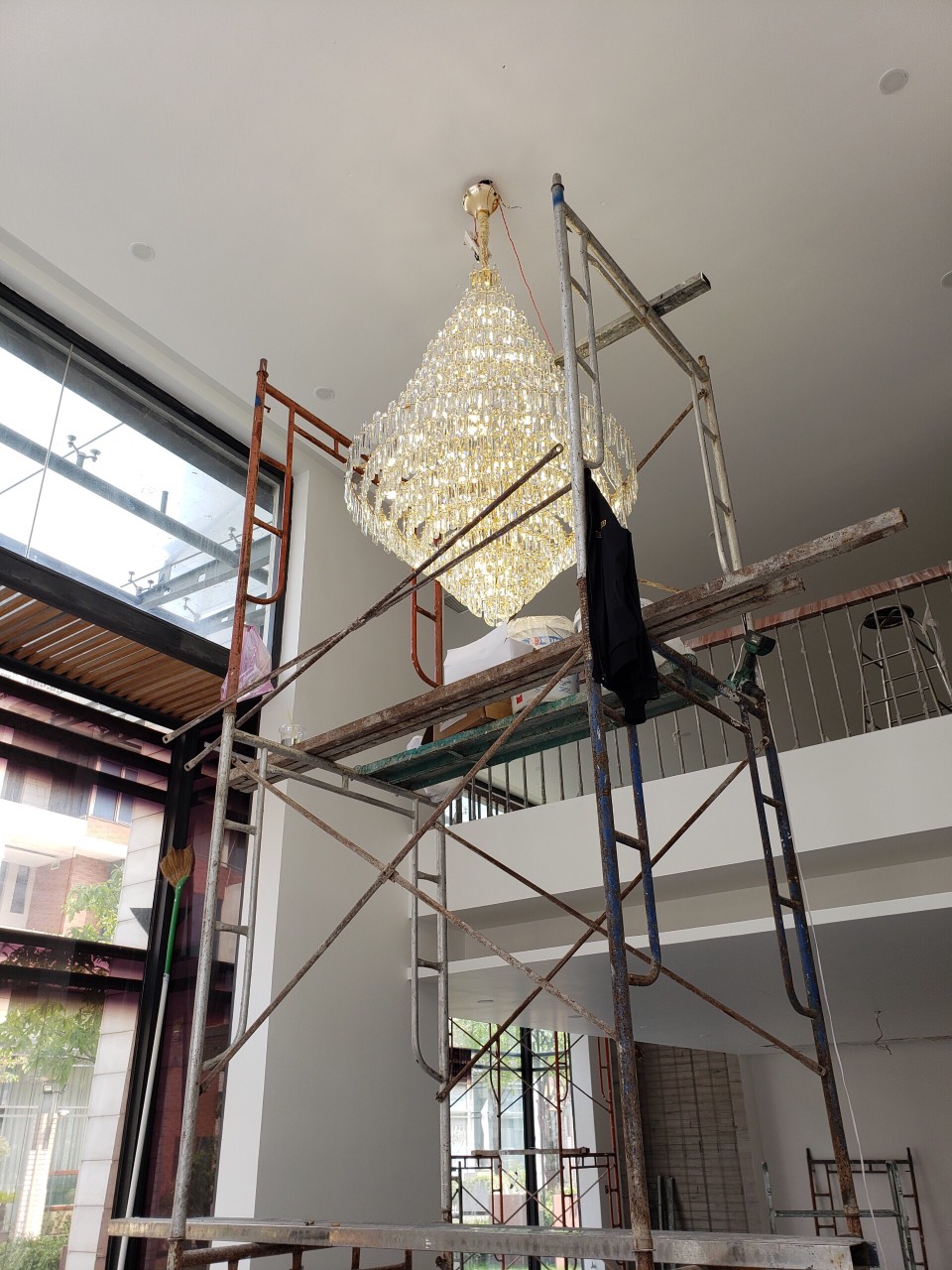 Lắp đặt đèn TPL8088T1000