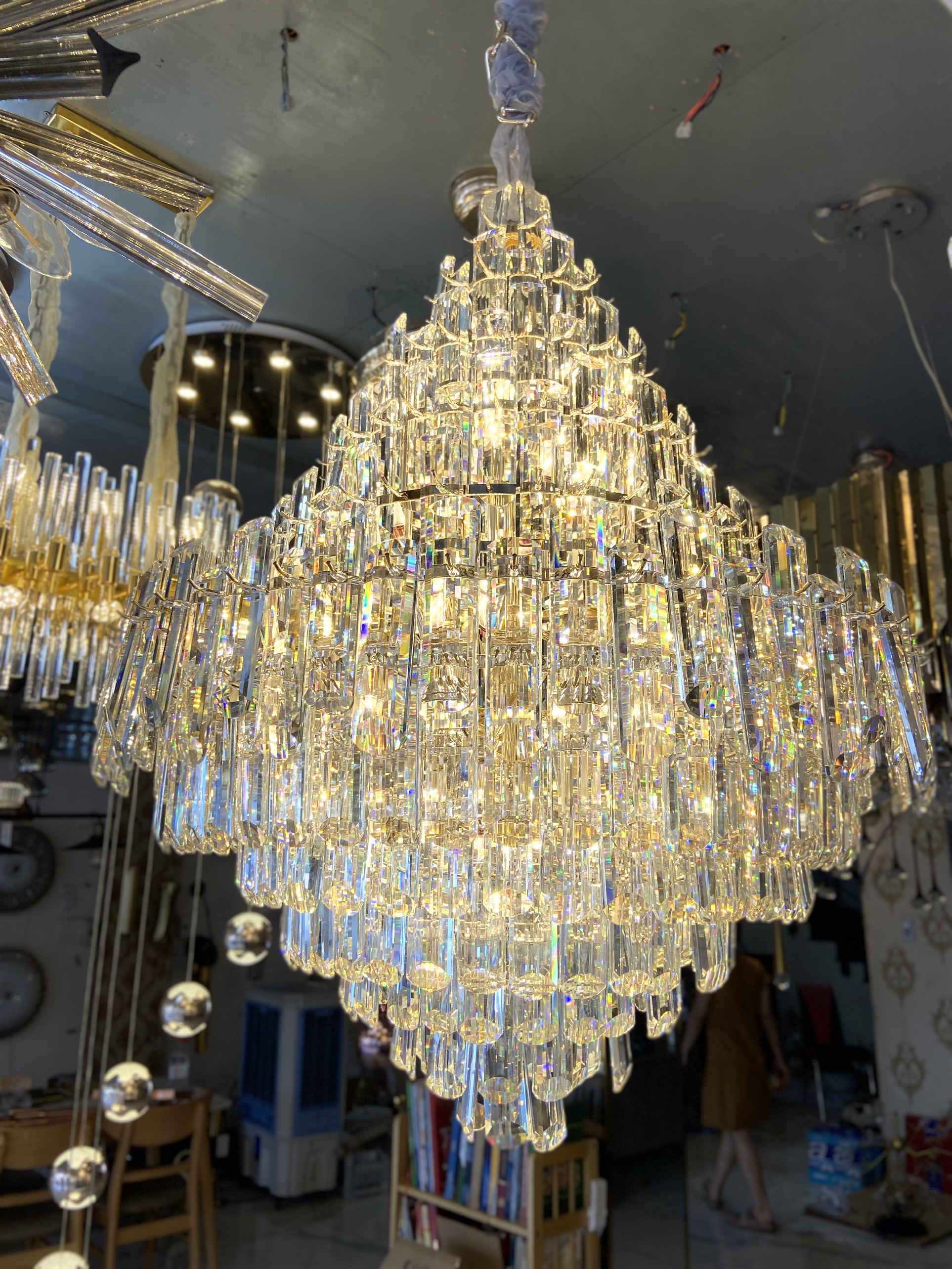 Đèn pha lê K9 lớn