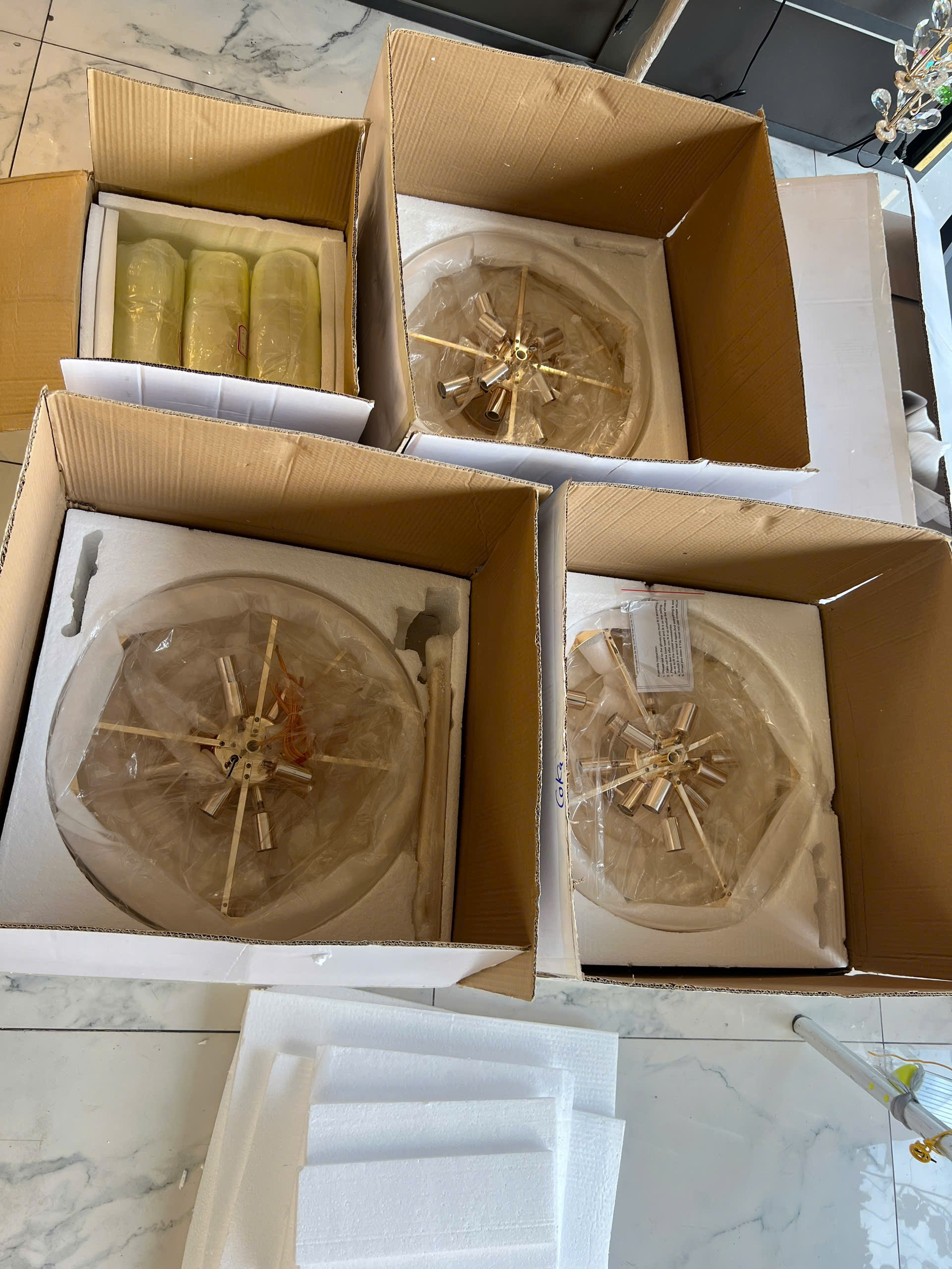 Khui hộp đèn pha lê TPL817D1800