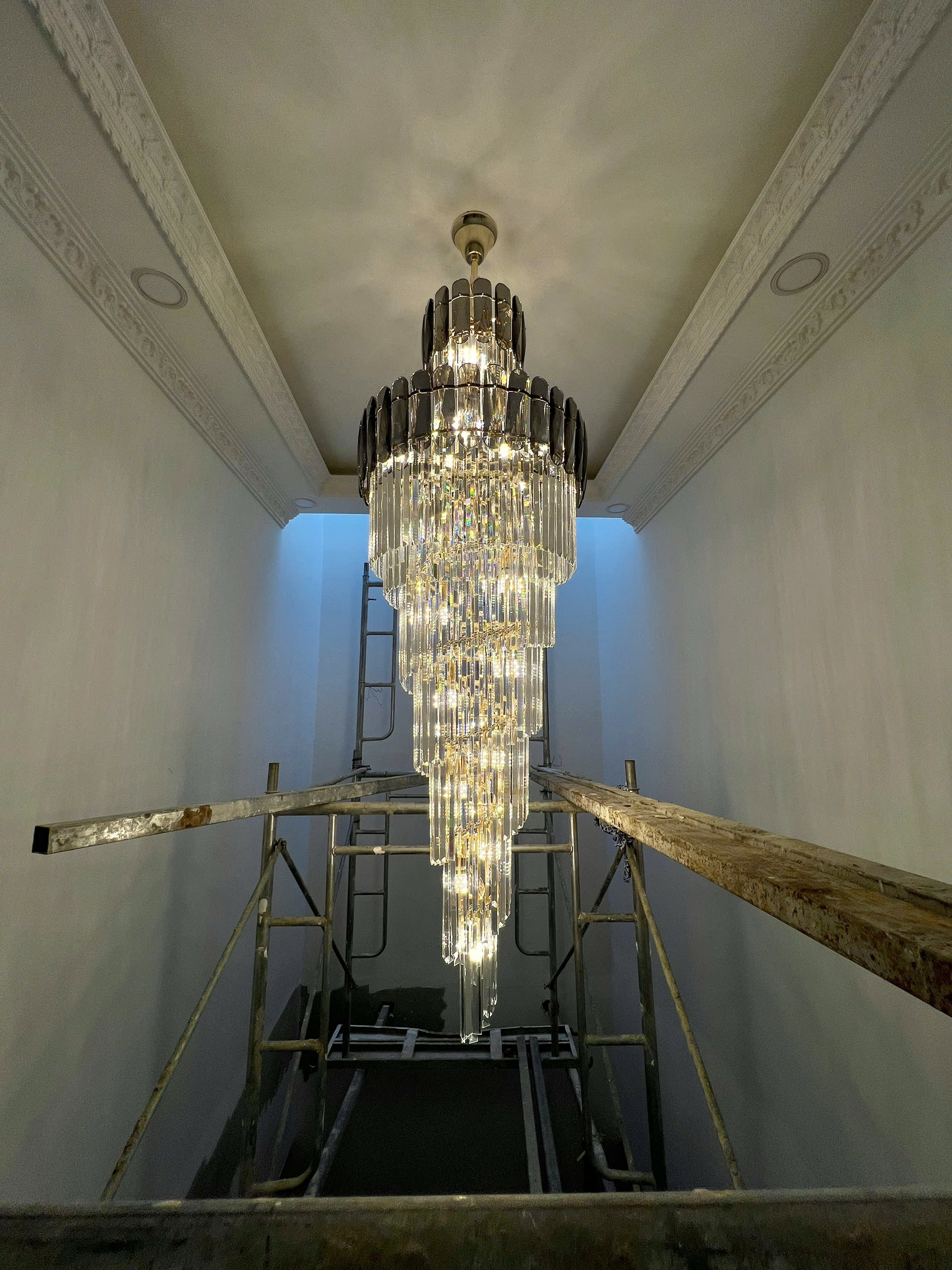 Đèn chùm ánh sáng trung tính