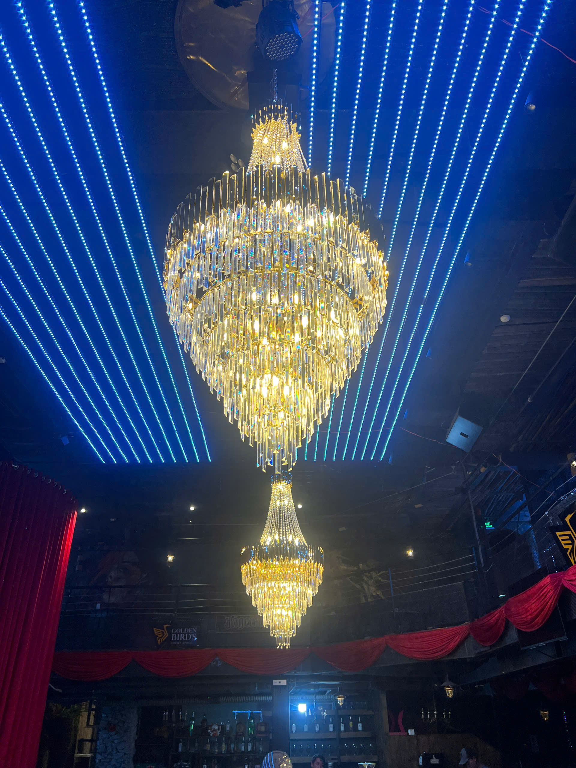 Đèn pha lê ánh sáng vàng TPL88198T1000