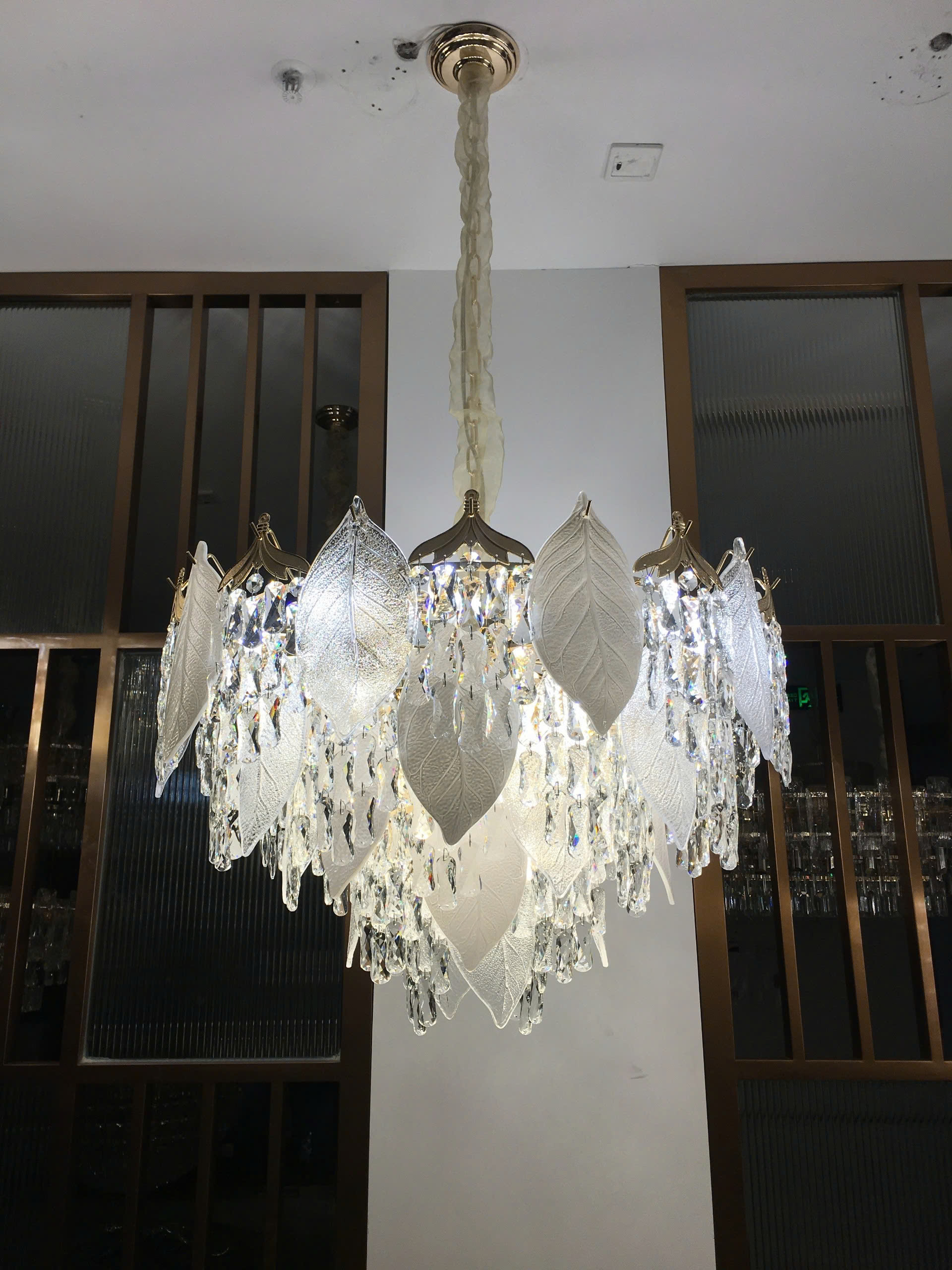 Đèn chùm pha lê lá đường kính 60cm TPL8863T600 ánh sáng trắng