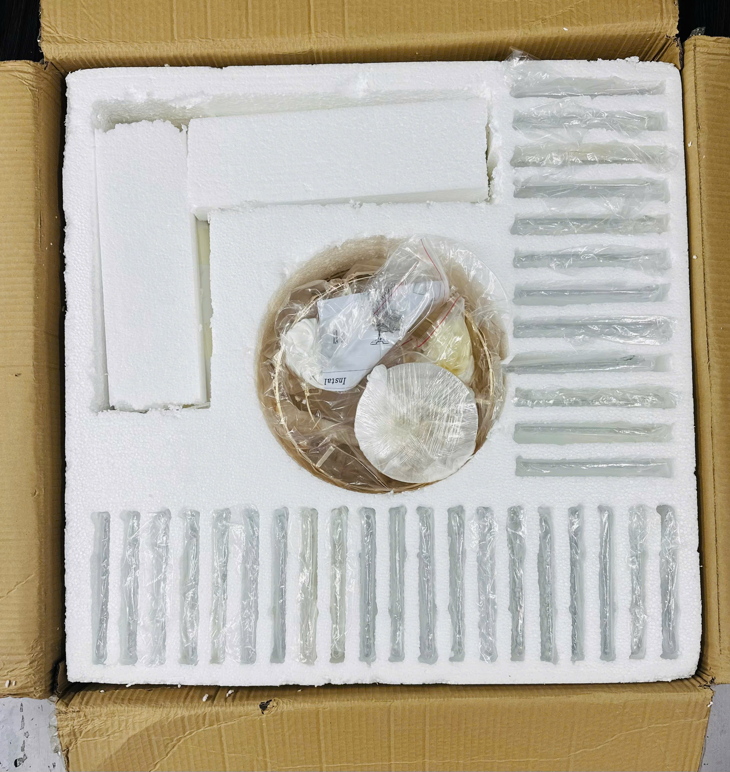 Mở thùng đèn TPL8879T600