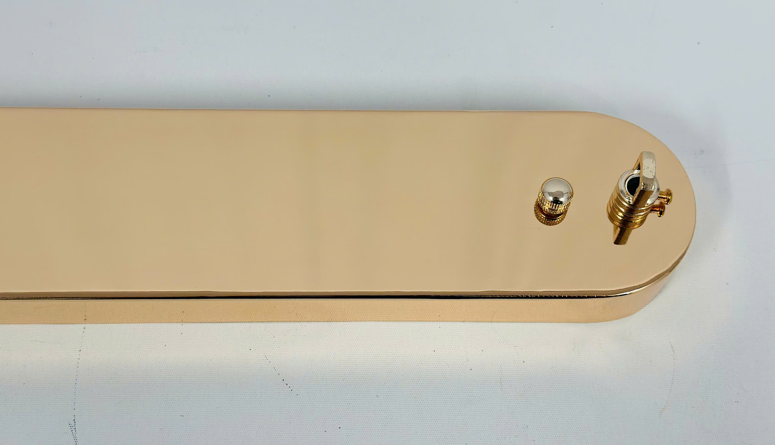 Pát đèn pha lê là TPL8918N1000