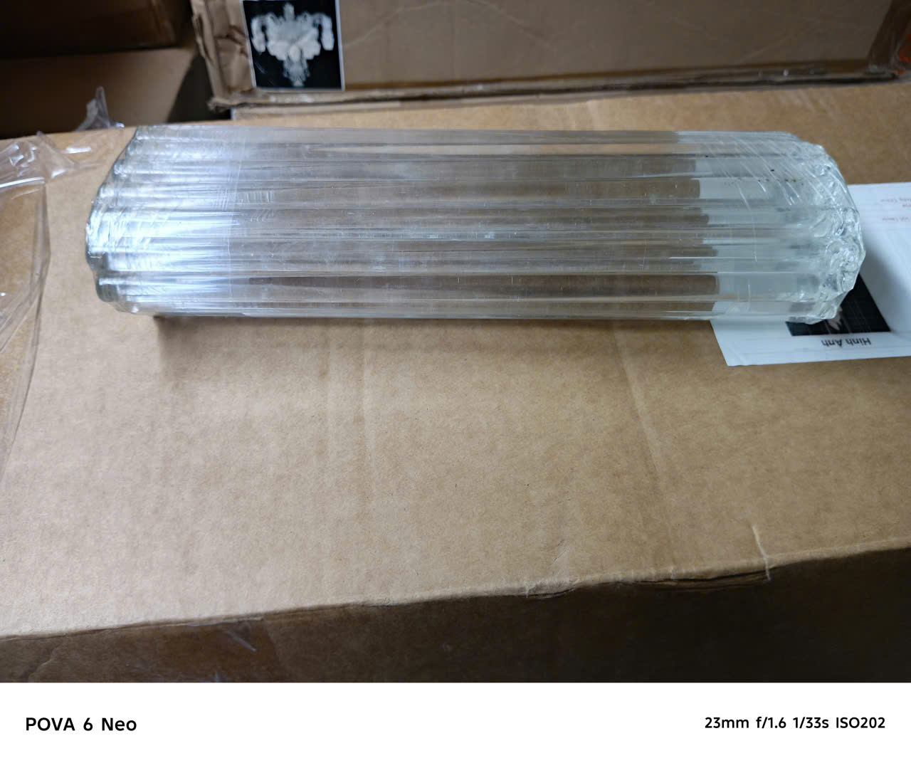 Chi tiết thanh pha lê