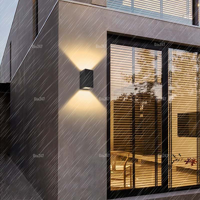 Đèn gắn tường trụ vuông đen VL-8003/2-BK