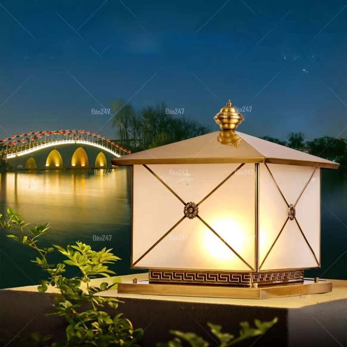 Đèn trụ cổng đồng DT05