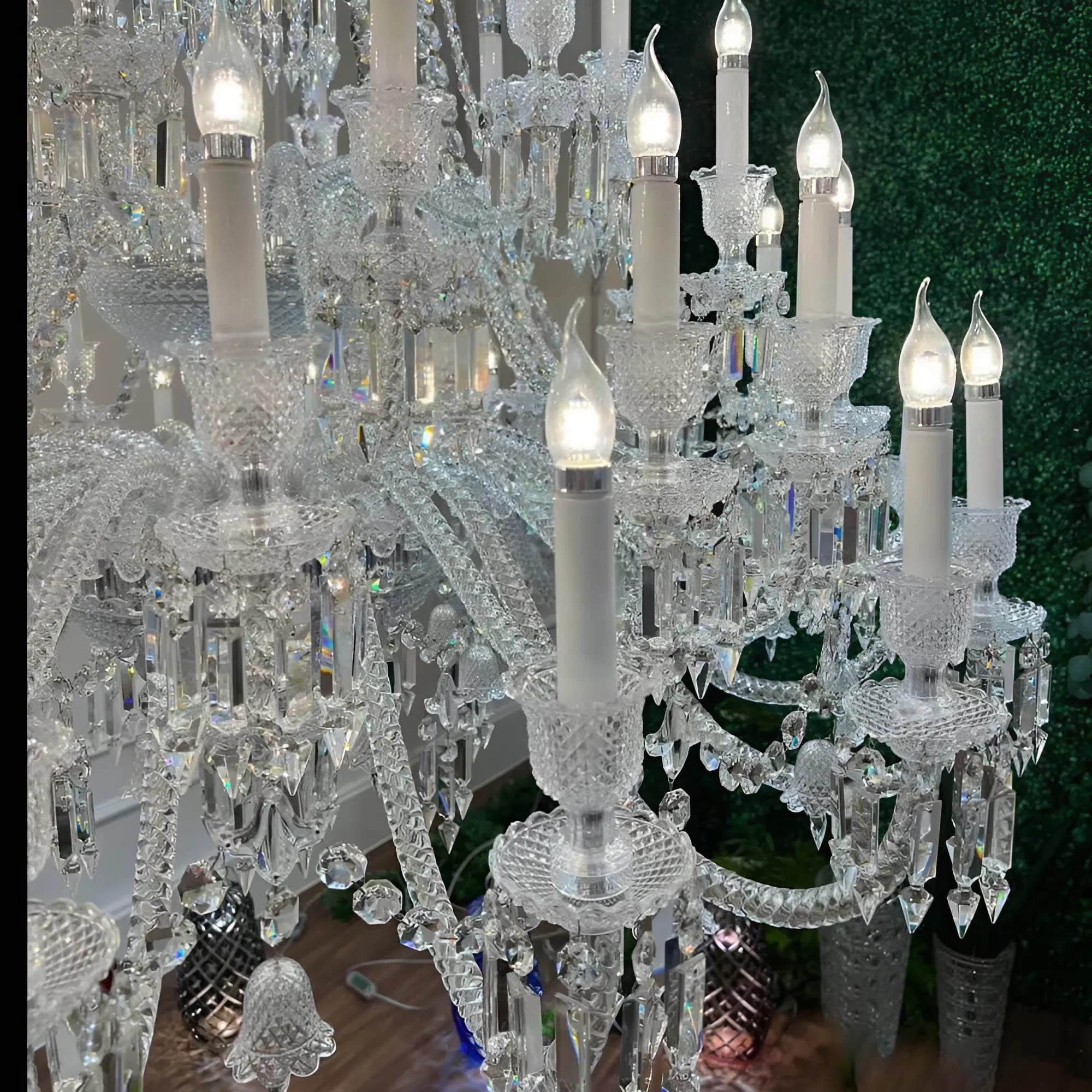 Đèn chùm pha lê thông tầng 64 tay CN8140/32+16+8+8